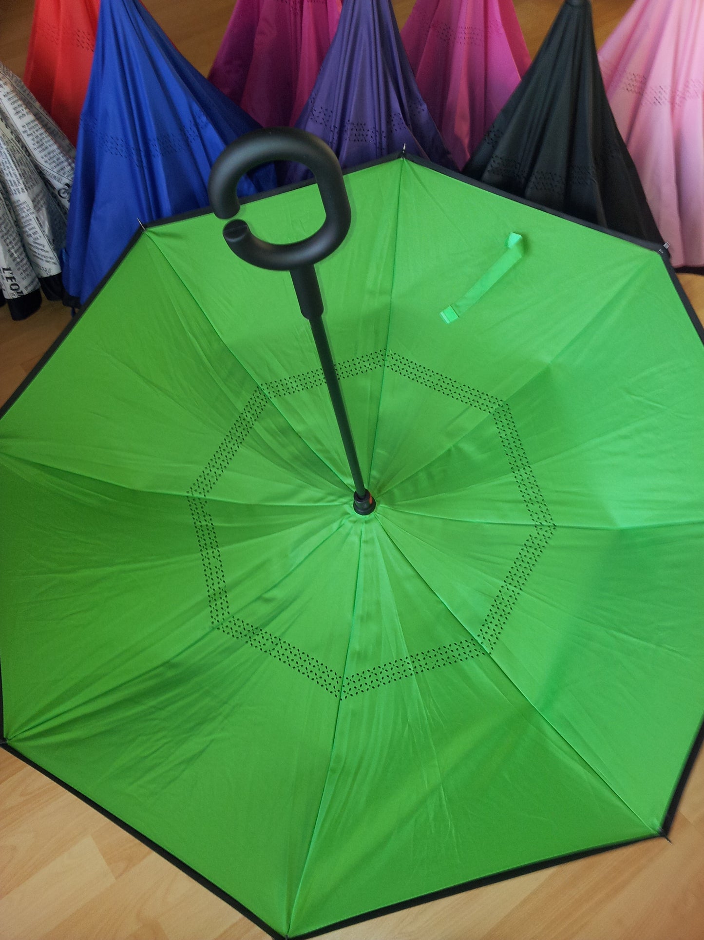 Freihand-Doppellagen-Regenschirm mit C-Griff STURMSICHER verschiedene Farben