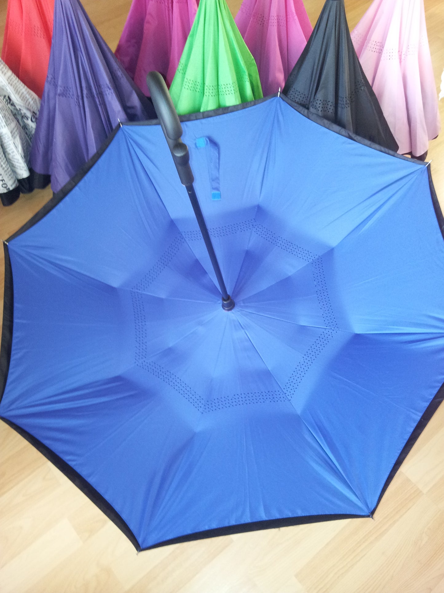 Freihand-Doppellagen-Regenschirm mit C-Griff STURMSICHER verschiedene Farben