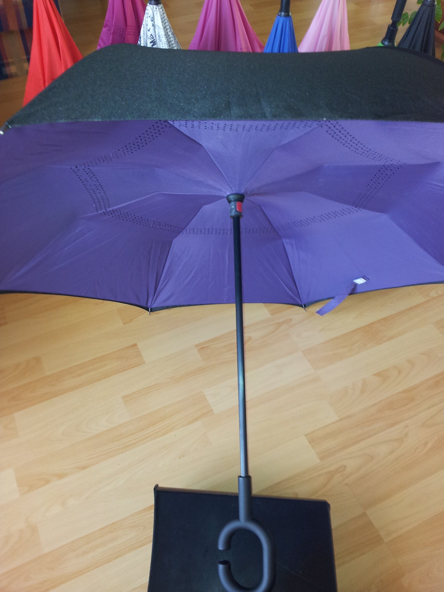 Freihand-Doppellagen-Regenschirm mit C-Griff STURMSICHER verschiedene Farben