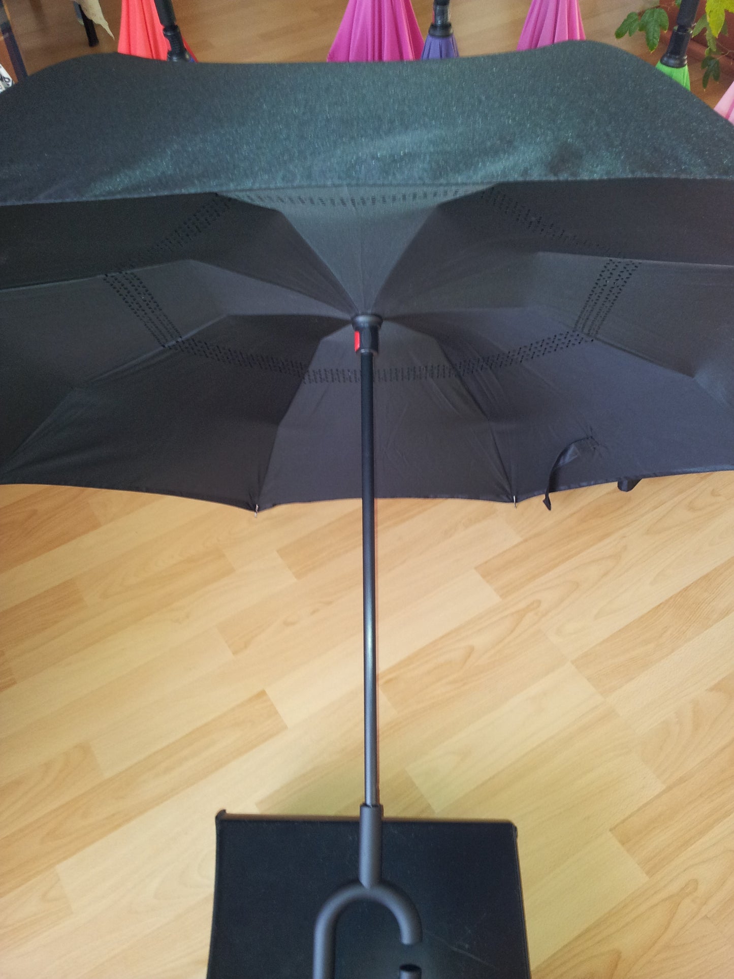Freihand-Doppellagen-Regenschirm mit C-Griff STURMSICHER verschiedene Farben