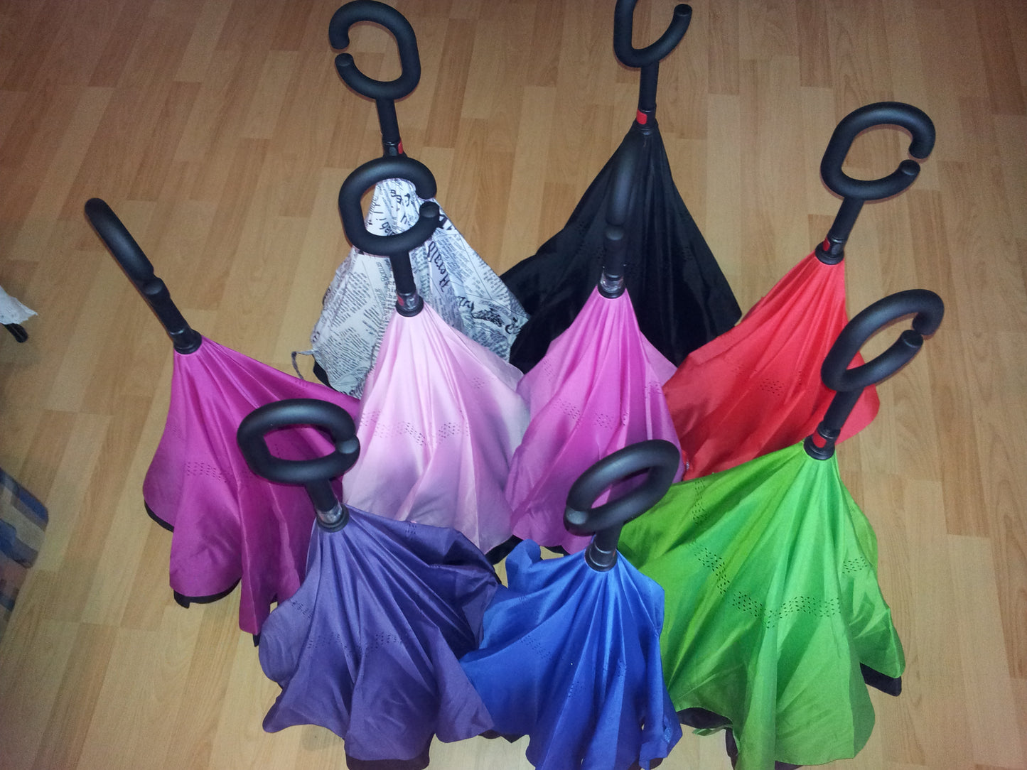 Freihand-Doppellagen-Regenschirm mit C-Griff STURMSICHER verschiedene Farben