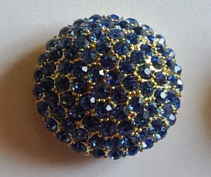 Brosche mit Magnetverschluss - Keine Nadel zur Befestigung.